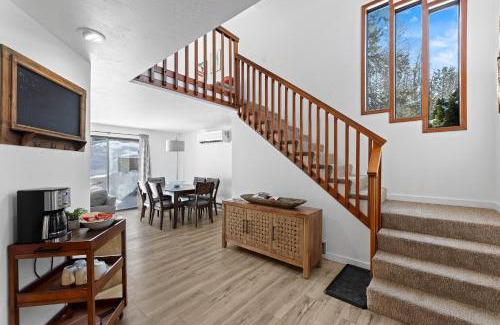 McCall Casa | Happy Hideaway - Aspen Village Condo w seasonal pool, close to lake, park, golf, and downtown