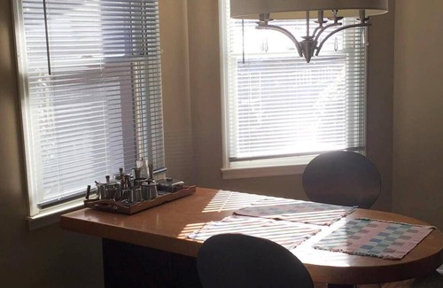 Lynn Casa | Happy Home Guest Suite- 12 minutes to TIEC and other equestrian venues