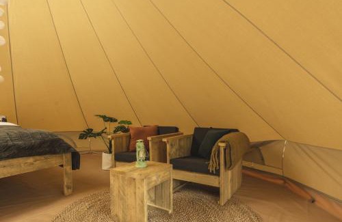 Zuna Casa | Happy in the meadow tent with private sanitary facilities 2 pers.