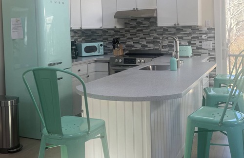 Edgartown Cabaña | Happy on chappy