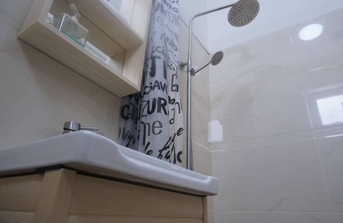 Floreal Casa | Happy Ours Guest House