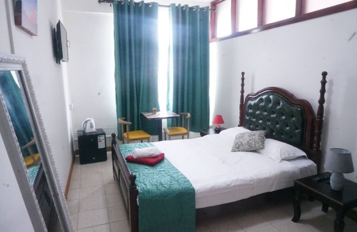 Floreal Casa | Happy Ours Guest House