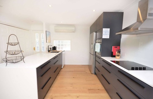 Avoca Beach Casa | "Happy Ours" - Walking Distance to Shops & Beach