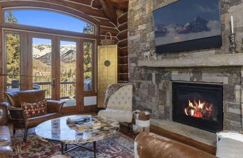 Mountain Village Cabina | Happy Place by Exceptional Stays