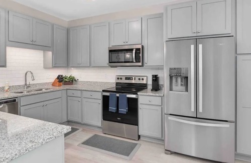 Fuquay-Varina Condominio | Happy Place - DT Fuquay, Top Floor, Best Skyline View