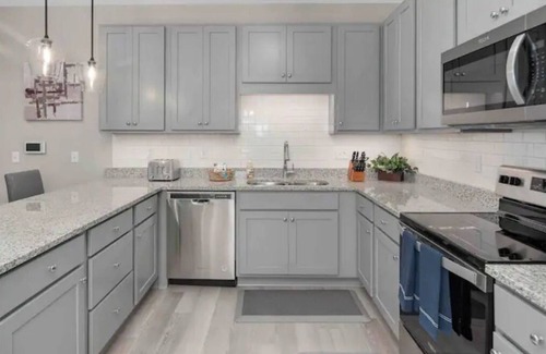 Fuquay-Varina Condominio | Happy Place - DT Fuquay, Top Floor, Best Skyline View