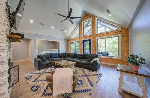 Glenwood Casa | Happy Times on Caddo River by StayLage