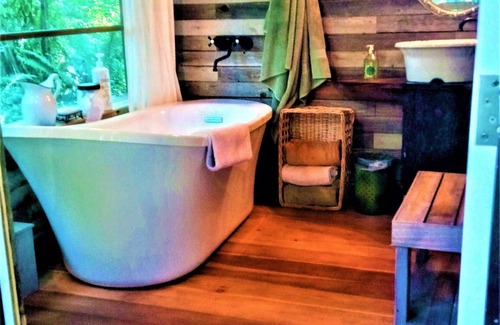Duvall Casa | Happy Trails Cottage for Nature Lovers