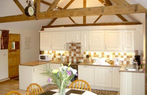 Abbey-Cwmhir Casa | Happy Union Stables