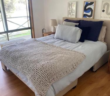 Sunset Strip Apartamento | Happy Valley Haven