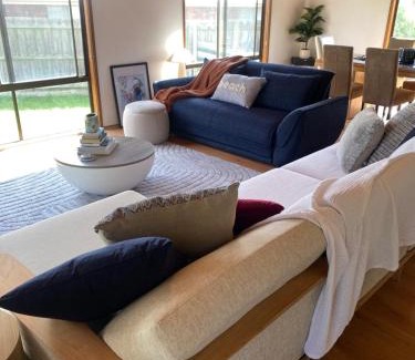 Sunset Strip Apartamento | Happy Valley Haven