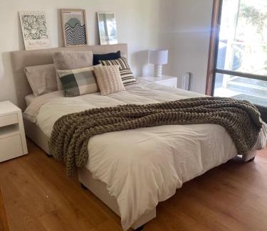 Sunset Strip Apartamento | Happy Valley Haven