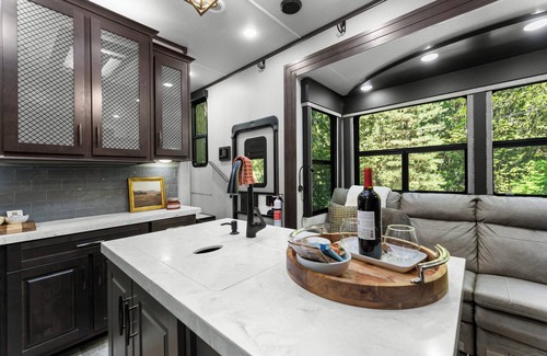 Sequim Casa | Happy Valley Hideaway with 2 Bedrooms & Fire Pit