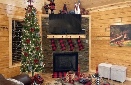 White Oak Lodge Casa | Happy Vibes Cabin - The Name Says It All!
