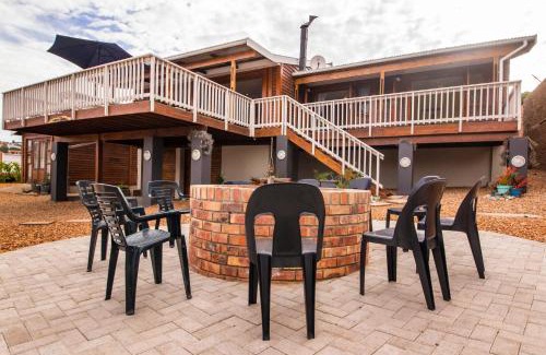 Jeffreys Bay Casa | Happy Waves Holiday Home