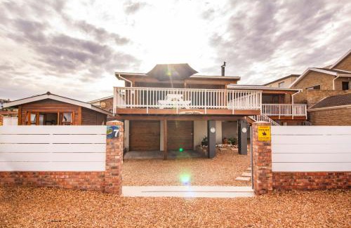 Jeffreys Bay Casa | Happy Waves Holiday Home