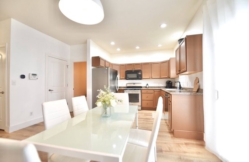 Benton Harbor Casa | Harbor Escape- Minutes to beaches, Arts District, Harbor Shores & St Joseph