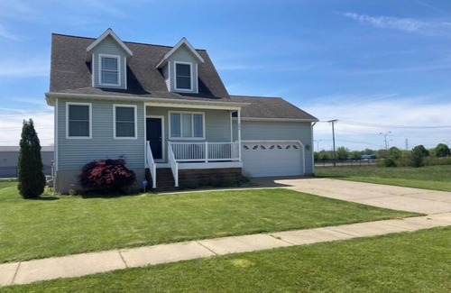 Benton Harbor Casa | Harbor Escape- Minutes to beaches, Arts District, Harbor Shores & St Joseph