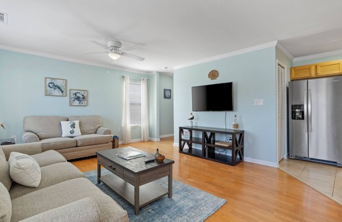 Ocean Springs Condominio | Harbor Landing in Ocean Springs. Waterfront. Pool and Boat Slip!