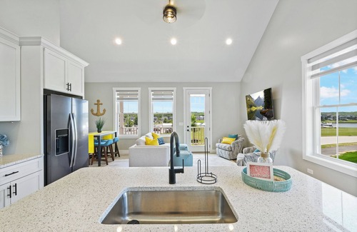 Ottawa Casa | Harbor me Away 3bed 2.5 bath