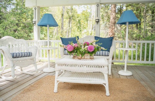 Harbor Springs Cabaña | Harbor Shady Acre Cottage Next to Nature Preserve and Minutes From Downtown HS