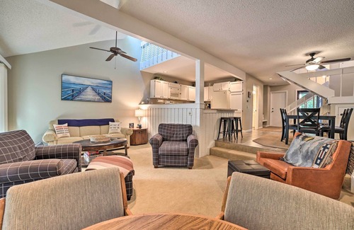 Harbor Springs Condominio | Harbor Springs Condo w/ Fireplace Near Skiing!