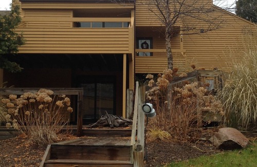 Harbor Springs Condominio | Harbor Springs Condo, 2400 sq. Ft., 5 dormitorios, 3 baños, 3 niveles, muy limpio