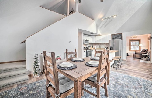 Harbor Springs Cabaña | Harbor Springs Home: 1 Mi to Nubs Nob Ski Resort