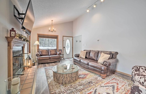 Harbor Springs Cabaña | Harbor Springs Home: 1 Mi to Nubs Nob Ski Resort