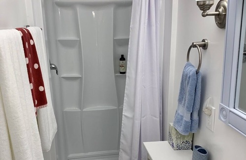 Idylwilde Cabaña | Classic Lakefront Cottage con playa privada