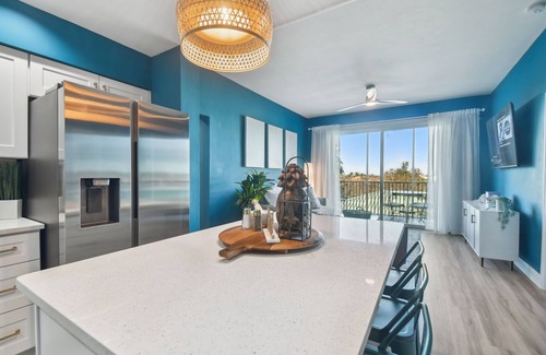 Burnt Store Marina Condominio | Harbor Towers - Burnt Store Marina! Home to Boating, World Class Fishing, Golf!