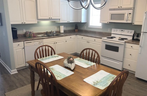 Pass Christian Cabaña | Harbour View Cottages-Overlooking Historic Harbor and Beach
