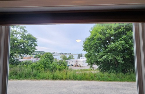 St Ignace Casa | Harbor View Getaway located perfectly for your UP North Mackinac Vacation