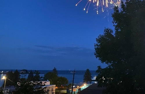 St Ignace Casa | Harbor View Getaway located perfectly for your UP North Mackinac Vacation