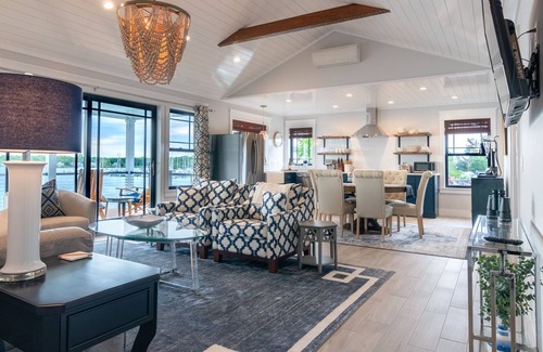 West Mystic Casa | Harbor View Landing Mystic CT - The Mystic Waterfront House - Third Floor Only