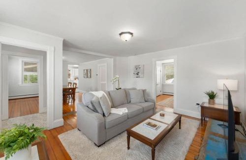 Barrington Casa | Harbor Walk Charming 4BR Steps to Town & Harbor
