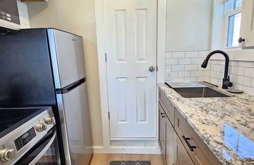 Southwest Harbor Apartamento | Harbor Watch Apartment- water views and walk to town