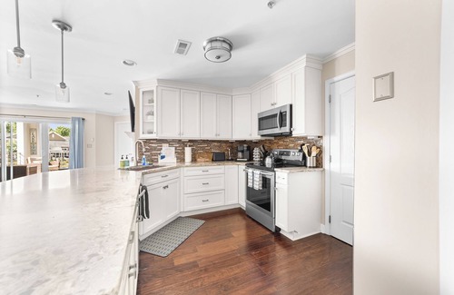 Cornelius Condominio | 🆕! Harborside Getaway - Waterfront Lake Norman Vacation Condo