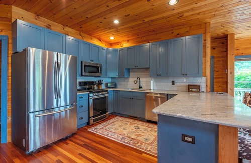 Marion Casa | Harborside Haven | Lakefront, Private Dock, Game Room & Mountain Views!