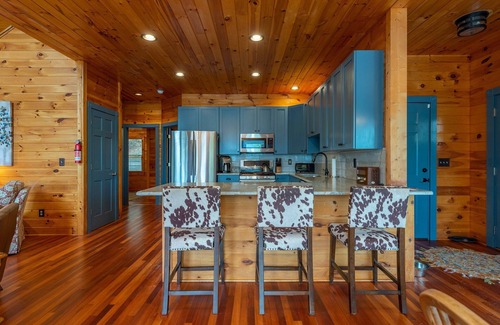 Marion Casa | Harborside Haven | Lakefront, Private Dock, Game Room & Mountain Views!