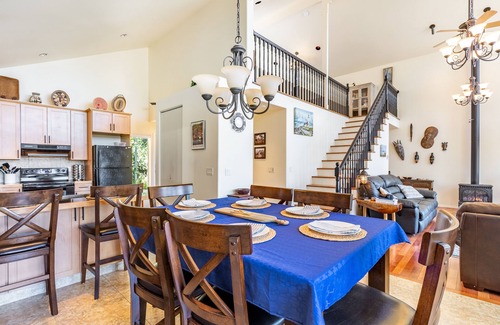 Langley Casa | Harborview Getaway by AvantStay | Walk to Beach