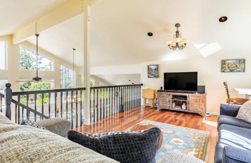 Langley Casa | Harborview Getaway by AvantStay Walk to Beach