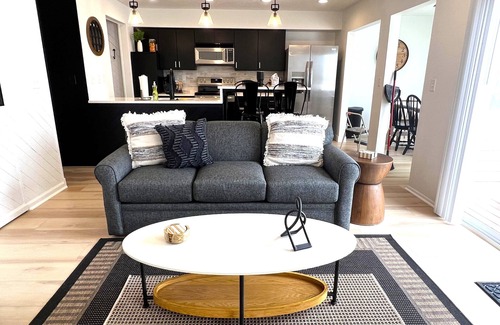 Huron Condominio | Harborview on the water - sleeps 20!