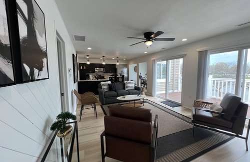Huron Condominio | Harborview on the water - sleeps 20!