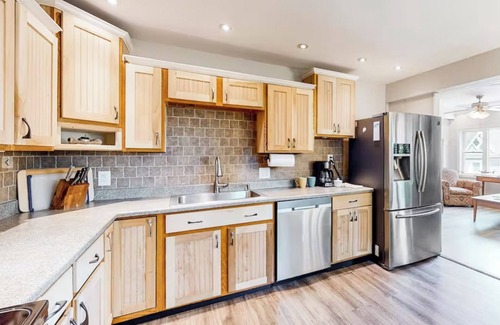 West Boothbay Harbor Casa | Harborview Perch... spacious & open floorplan, privacy, harbor view, amenities