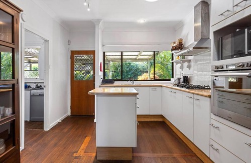 Stockton Casa | HARBOUR-FRONT CHARM / STOCKTON NSW