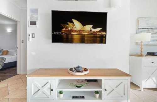 Cullen Bay Apartamento | Harbour Haven Penthouse with Marina view, Balcony and BBQ