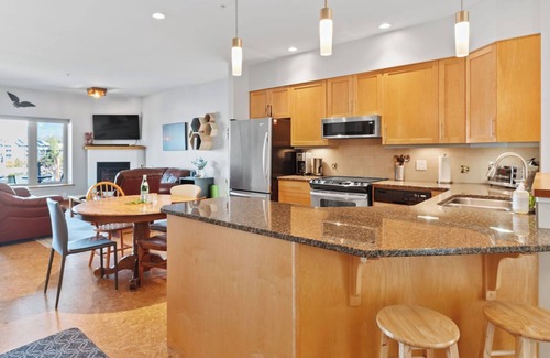 Ucluelet Condominio | Harbour Hideaway I Waterfront I Marina I BBQ