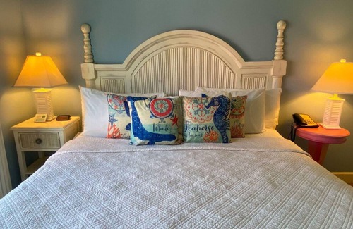 Fort Myers Beach Condominio | Harbour House at the Inn Unit 211 by Coastal Vacation Properties
