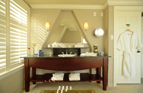 Historic Old Town Hotel | Harbour House